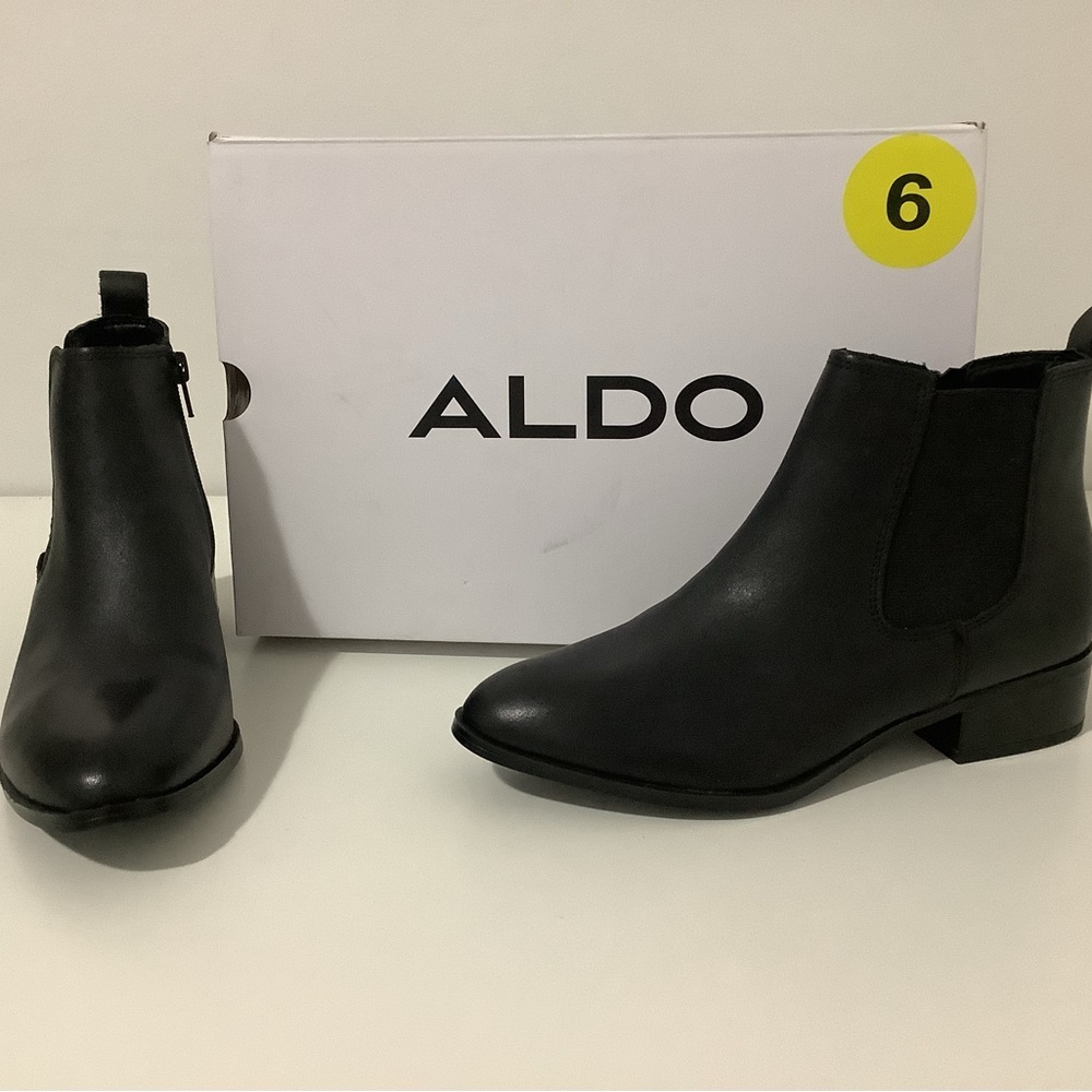 ALDO Chelsea  Leather Ankle Zipper Booties, Women’s Sz. 6